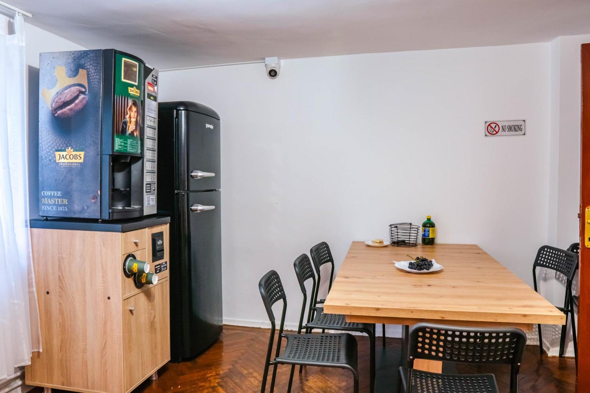 Hostel Sport Бухарест Экстерьер фото